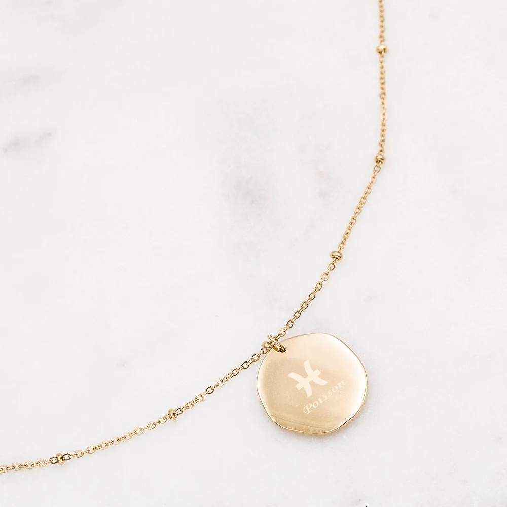 collier medaillon lisse verso avec le signe astrologique Poisson ecrit