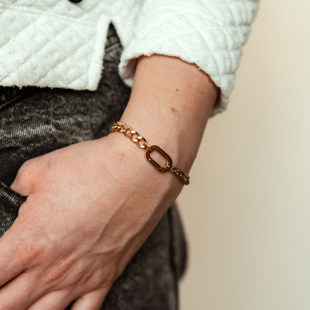 bracelet mixte pour homme ou femme style gourmette coloris dore porte poignet gauche sam