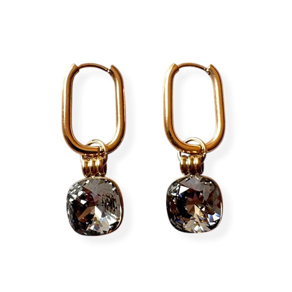 boucles d'oreilles Cassandre en acier doré avec cristal noir facetté