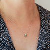 Collier goutte d'eau en Argent porté Lina