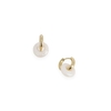 boucles d oreilles creoles dorees donuts ambre en acier dore et pendentif blanc marbre mises en avant sur fond blanc