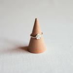 bague argent fleur exposee cone bois gaelle