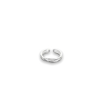 bague croisee simple et ouverte avec trois anneaux entrelaces exposee fond blanc elia