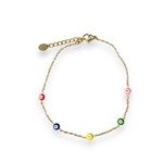 chaine pied oeil turc avec perles en émail colorees exposee sur fond blanc clarisse