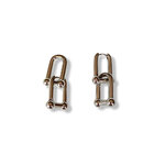 boucles d oreilles pendantes originales argent avec deux maillons exposees fond blanc bertille