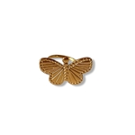 bague avec papillon en acier inoxydable dore vue de face reglable et avec grand motif expose fond blanc ophelie