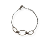bracelet maillon azalee en acier compose d une chaine et de maillons ovales a la finition polie expose fond blanc