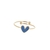 bague coeur acier inoxydable dore et son petit coeur bleu roi mis en valeur sur fond blanc jasmine