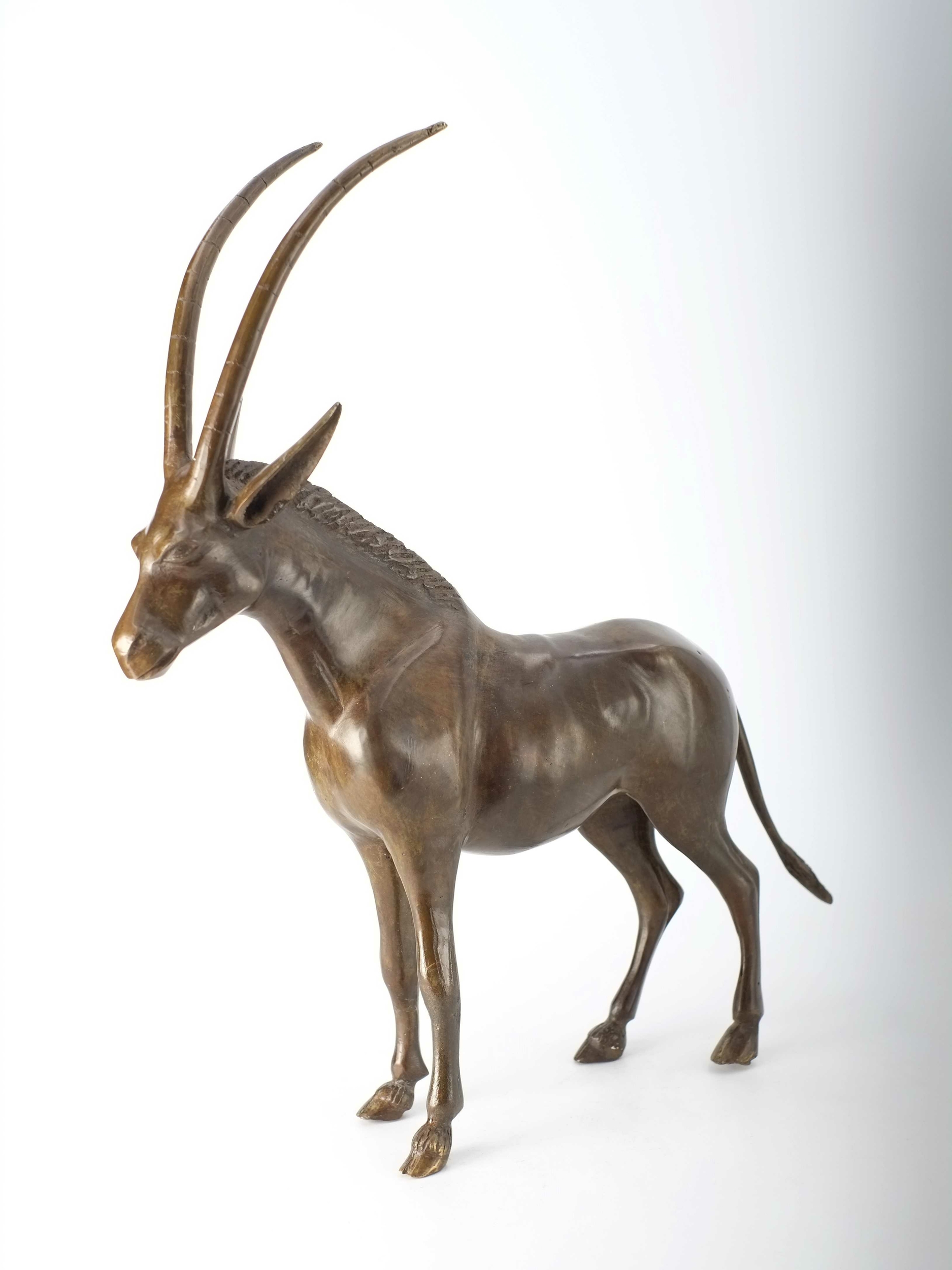 Statue d\'antilope de savane (hippotrague) en bronze du Burkina Faso