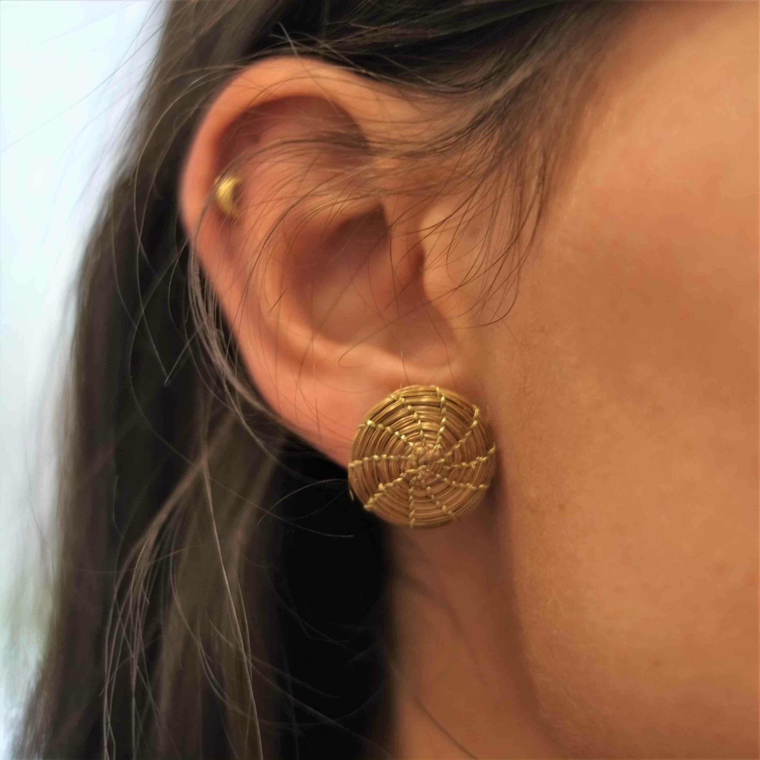 Boucles d\'oreilles en or végétal ou capim dourado - Brésil - VENDU