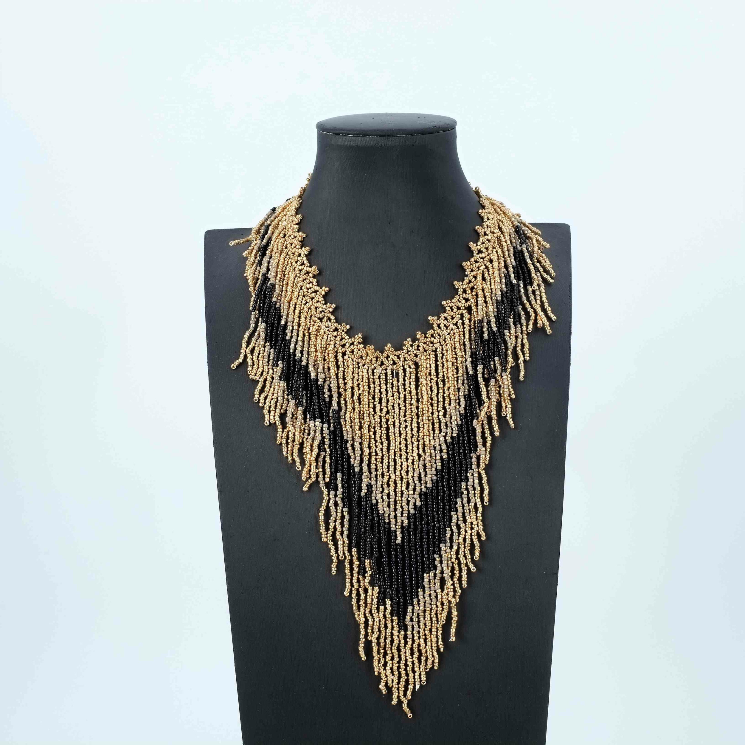 Collier en fil de coton et laiton doré - Egypte