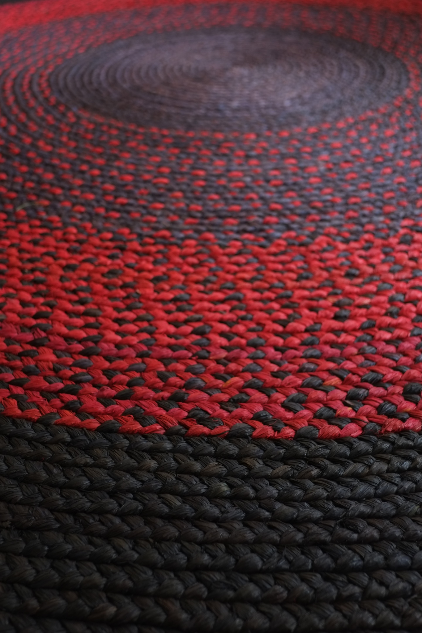 Tapis-rouge-noir_détail