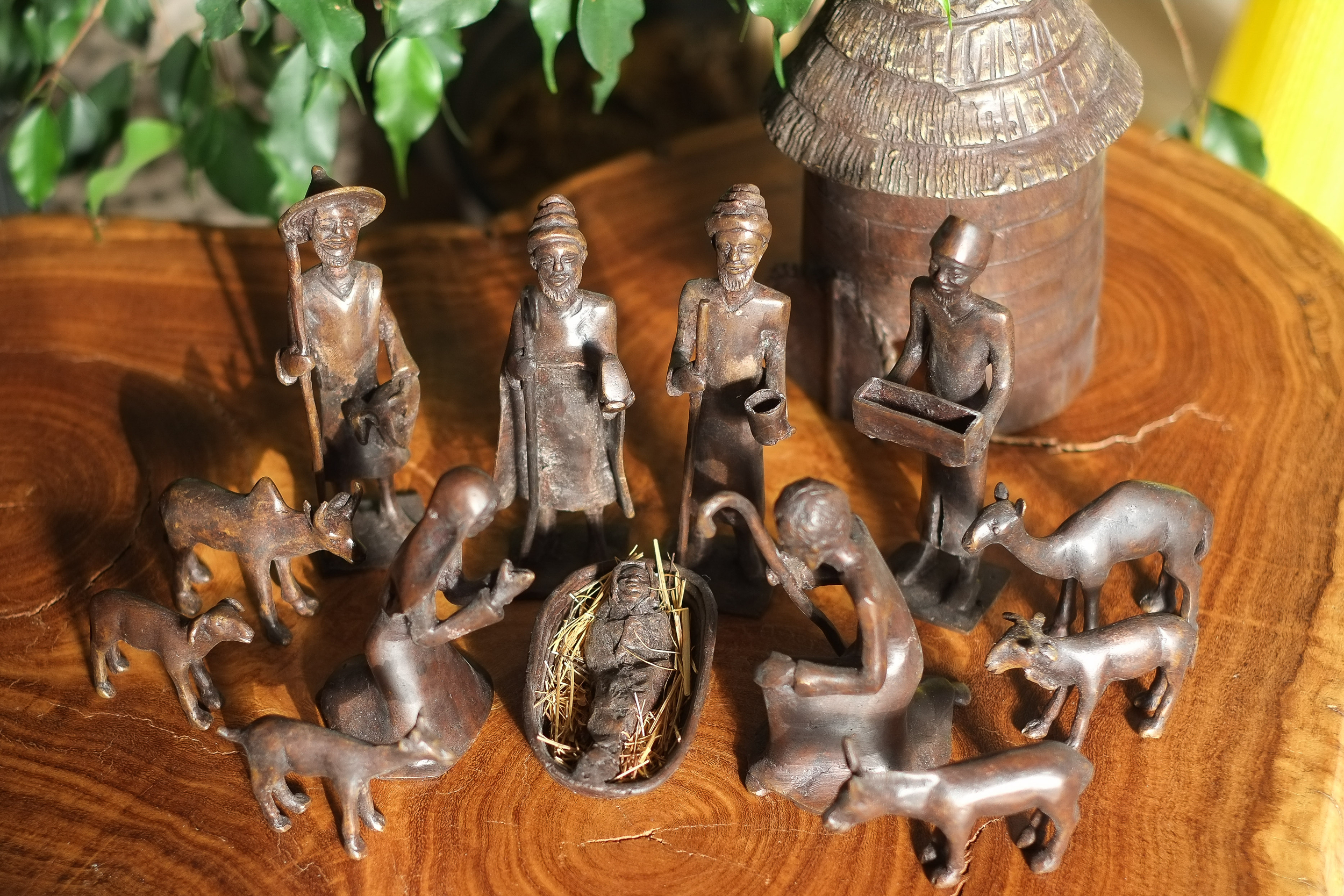 Crèche de Noël en bronze (Lot de 14 pièces) - Burkina Faso