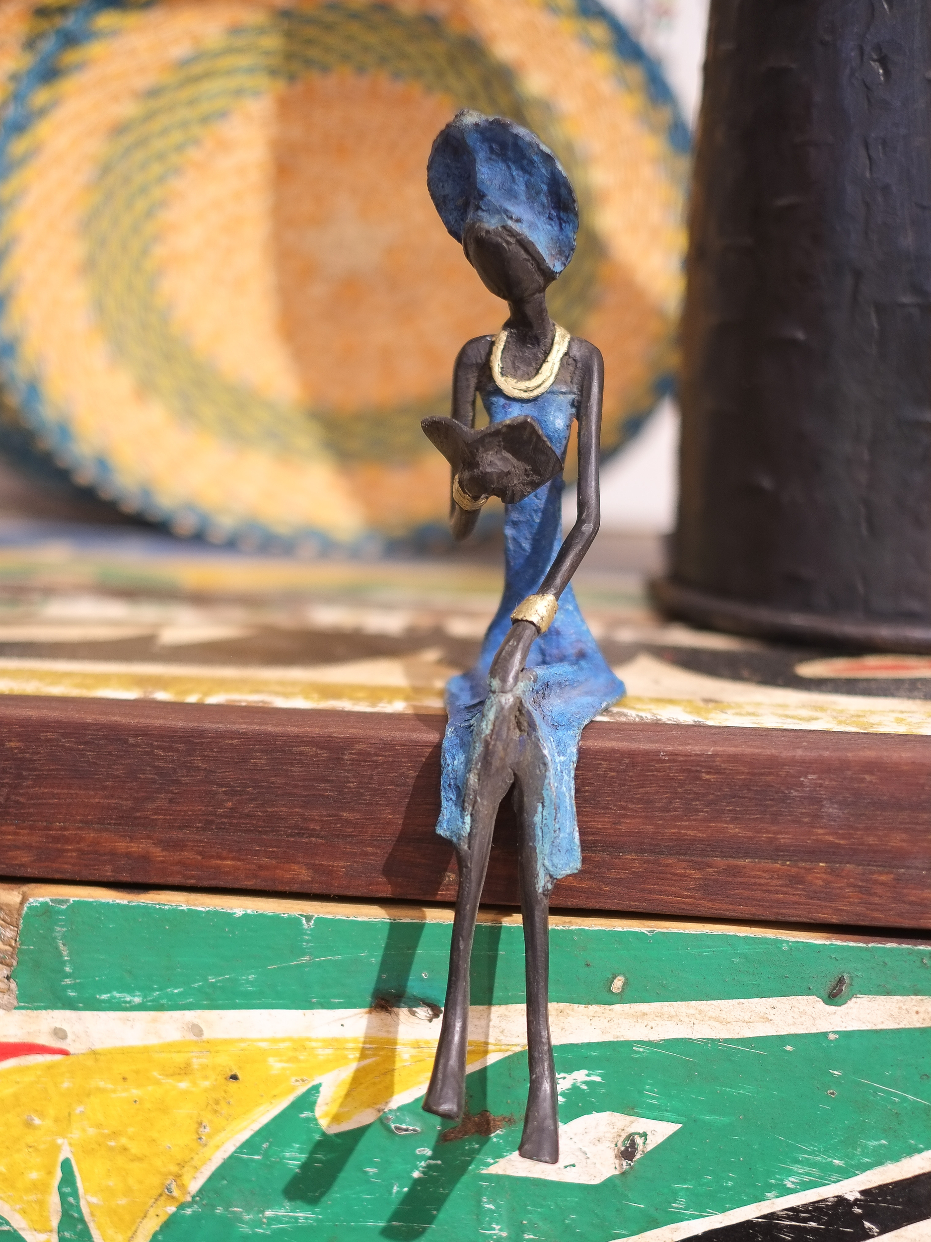 Femme assise en bronze - Burkina Faso