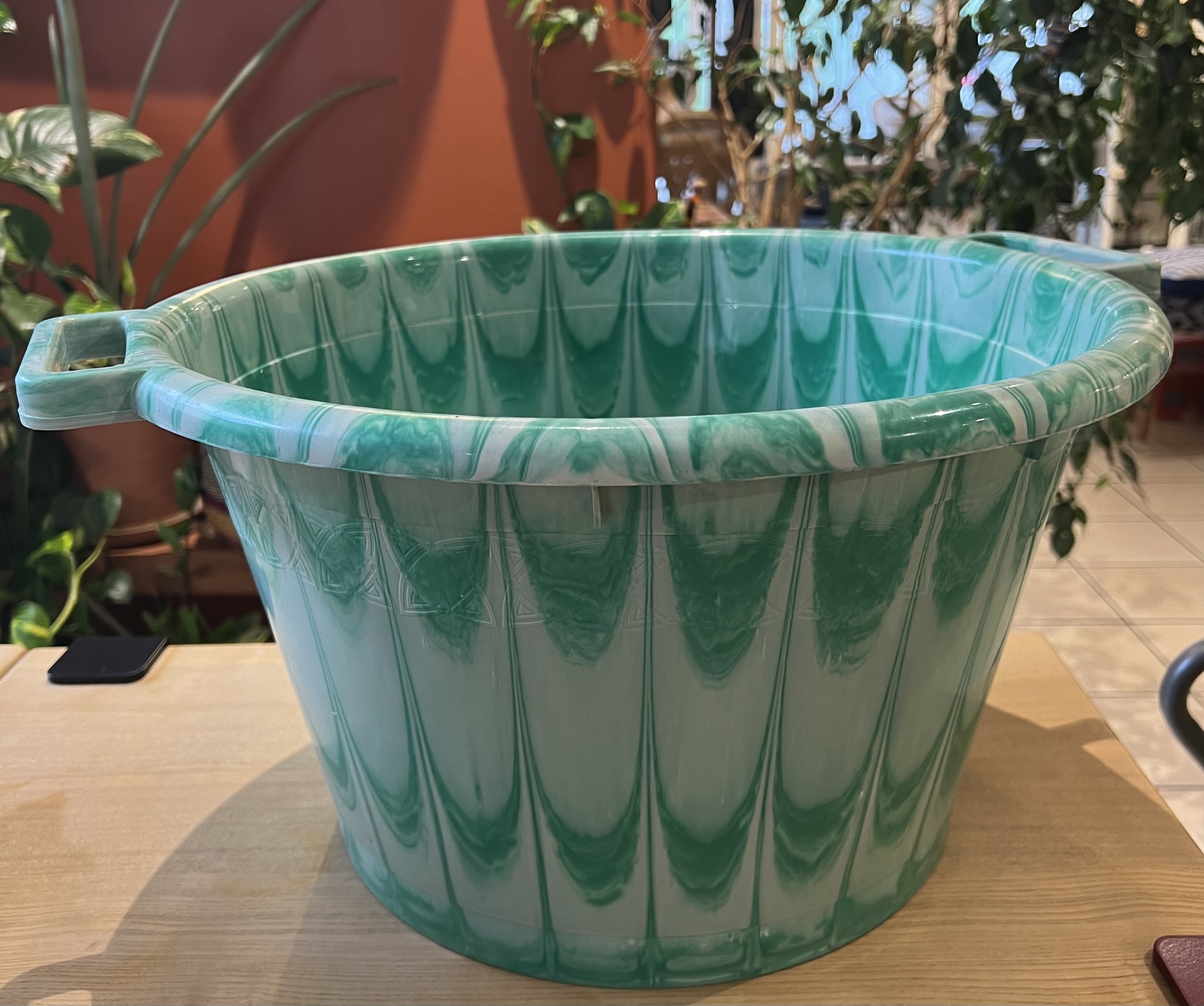 Bassine colorée en plastique recyclé - Sénégal