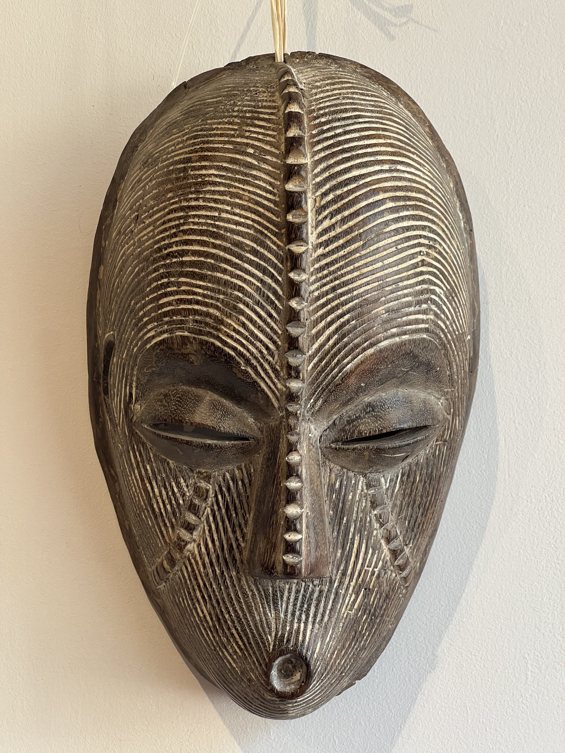 Masque en bois du Gabon