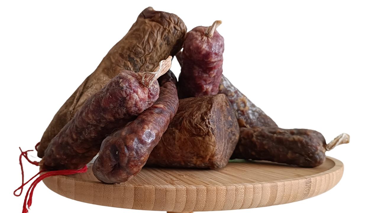 Véritable figatelli corse – charcuterie typique de Corse