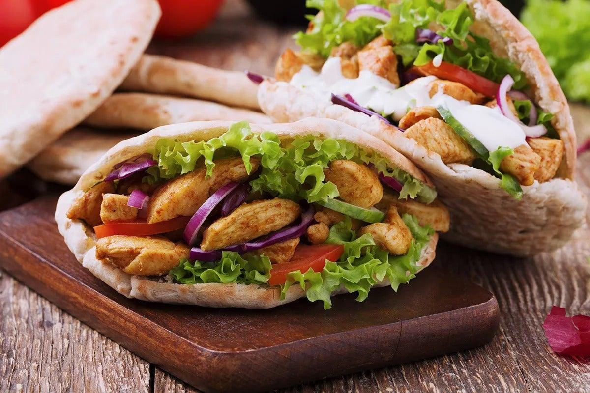 Gyros grec maison au poulet et tzatziki