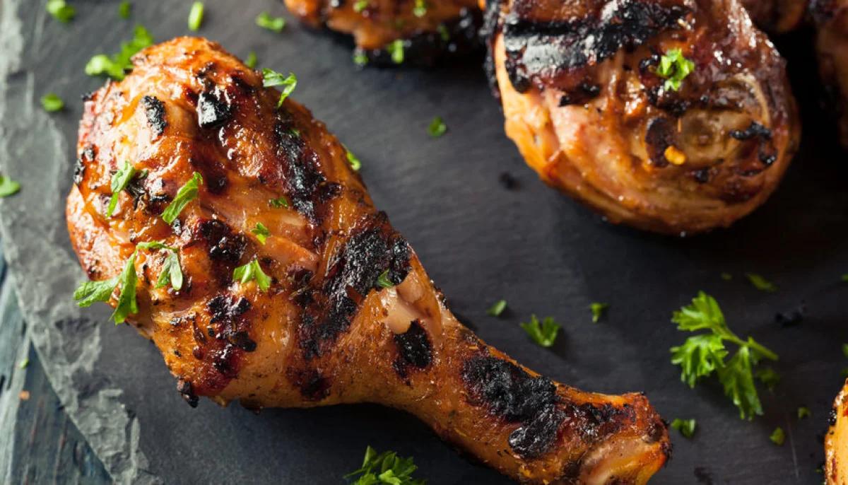 Poulet Jerk Jamaïcain grillé au barbecue