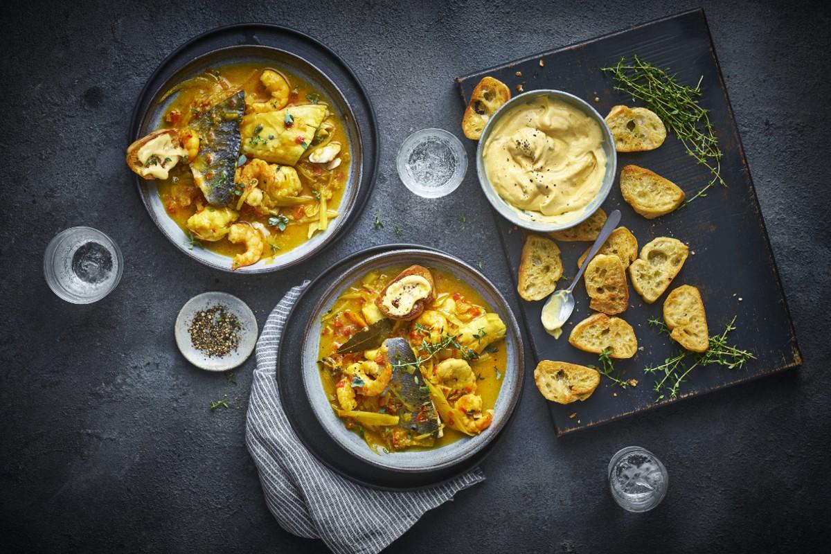 Bouillabaisse avec sauce rouille maison.