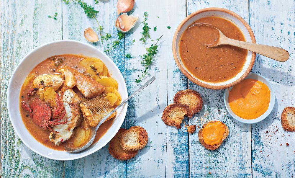 Soupe de poissons méditerranéenne accompagnée de rouille.