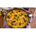 Paella traditionnelle aux pistils de safran.