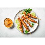 Brochettes de poulet saté grillées.