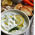 Sauce pitta crémeuse au yaourt et aux herbes