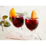 Cocktail au rhum et hibiscus - tranche dorange.