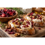 Tartine de chêvre chaud aux fleurs dhibiscus cristallisées