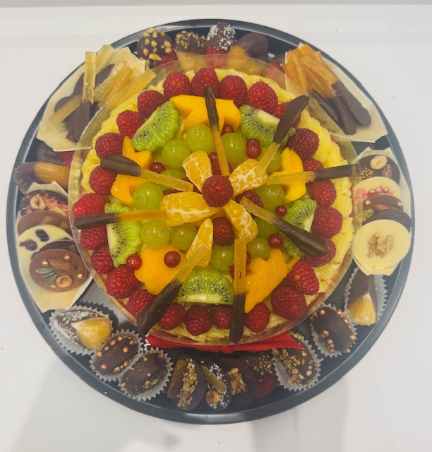 Le gateau de fruits avec ses mendiants et chocolats