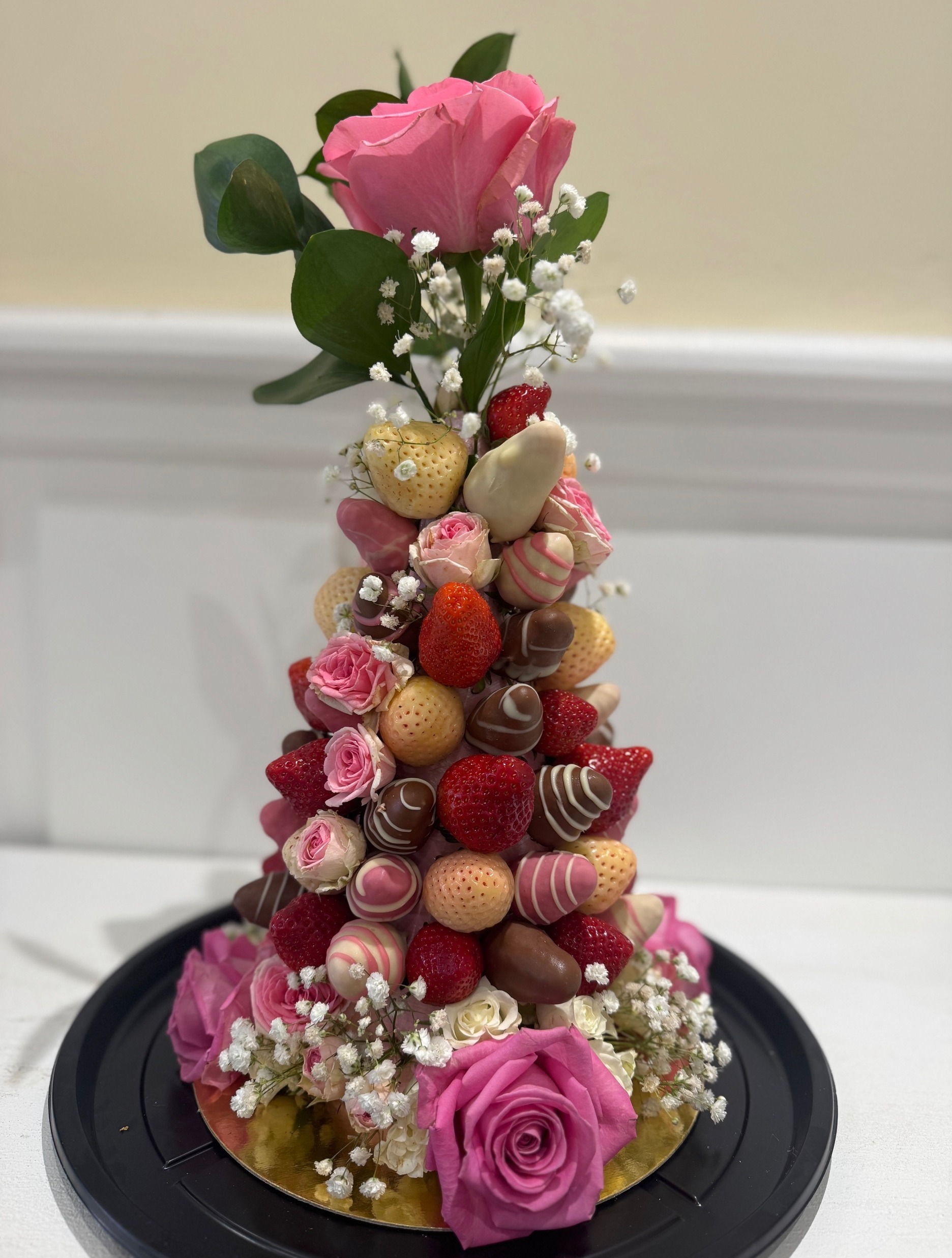 pyramide de fraises rose