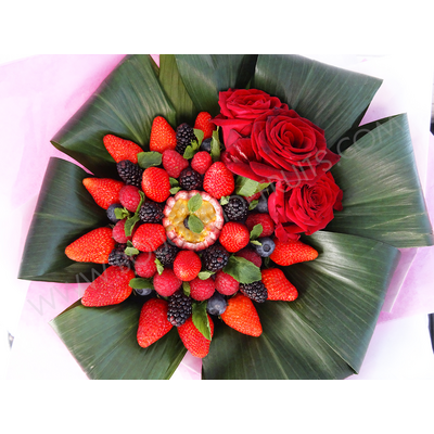 Bouquet de fruits rouges & roses