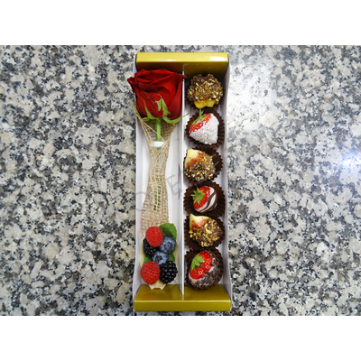 Réglette de 6 fruits en chocolat avec une rose rouge