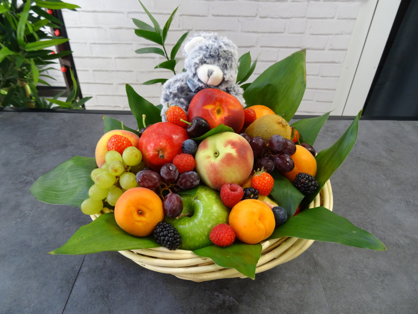 Bouquet De Fruits - Corbeille De Fruits Naissance Saison 3 KG