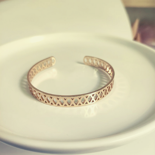 bracelet jonc doré acier bijou fantaisie femme pas cher en ligne la selection parisienne