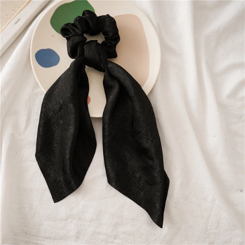 chouchou foulard accessoire cheveux original cadeau femme en ligne la selection parisienne foulchie noir