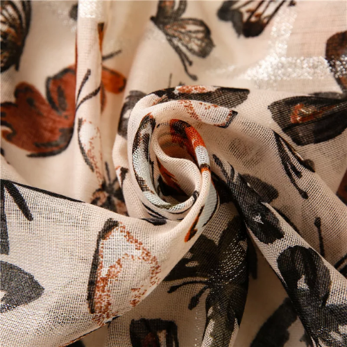 foulard chic imprimé papillon la selection parisienne