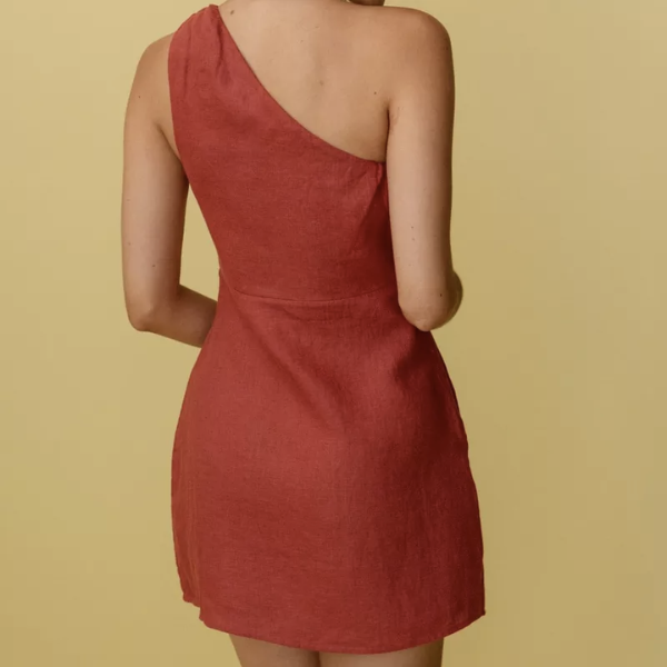 robe rouge en lin asymétrique femme été 2022 tendance mode