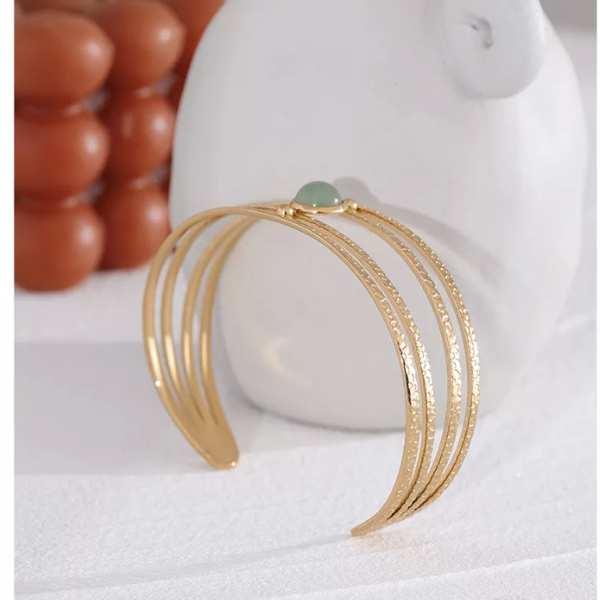 bracelet jonc plaqué or pierre verte cadeau femme original à petit prix