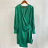 robe courte satin vert à manches longues femme