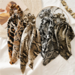 chouchou foulard foulchie imprimé léopard accessoire cheveux tendance pas cher
