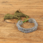 bracelet pompon bijou fantaisie tendance cadeau femme gris kaki