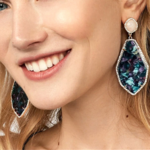 boucles d'oreilles fantaisies pendantes bleues à pierre bohèmes chic