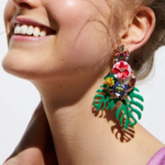 boucles doreilles colorées originales pendantes bijoux fantaisie femme tendance fleurie