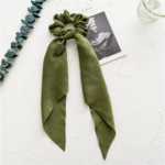chouchou foulard imprimé floral vert kaki