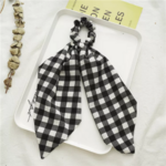 chouchou foulard noir et blanc  imprimé vichy accessoire cheveux tendance