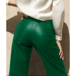 pantalon en cuir vert évasé taille haute  tendance 2023