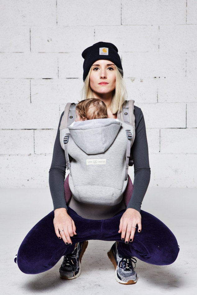 porte-bebe-hoodiecarrier-love-radius-gris-athletique-hc13-min