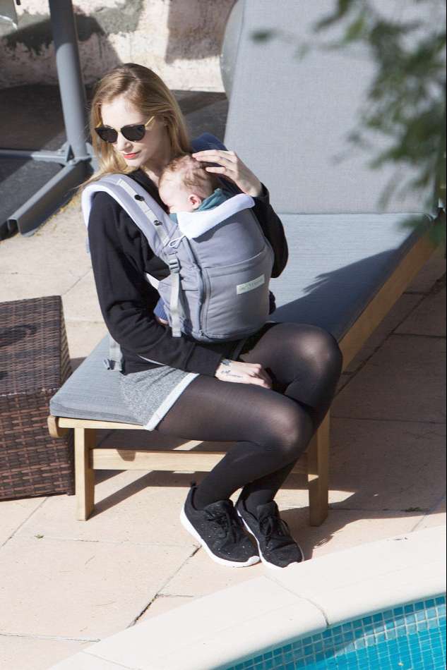 physiocarrier-gris-porte-bebe-love-radius-jpmbb
